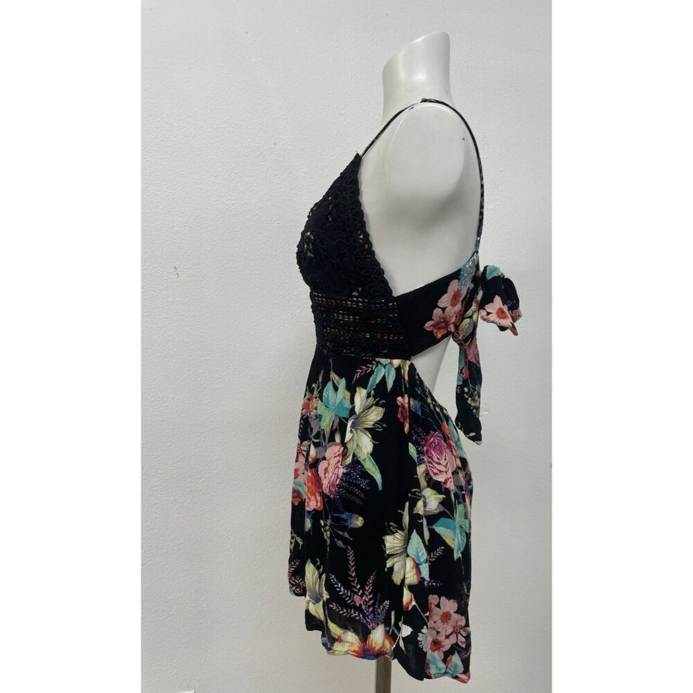 ILLA ILLA Romper Spaghetti Strap Tie Back Lined Crochet Halter V Neck Romper Med - Picture 7 of 16